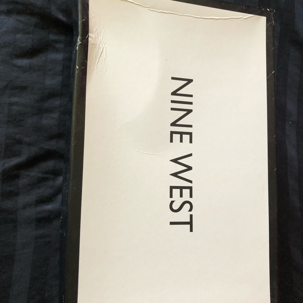 *BRAND NEW* Nine West Pointy Toe Pumps - Picture 4 of 6
